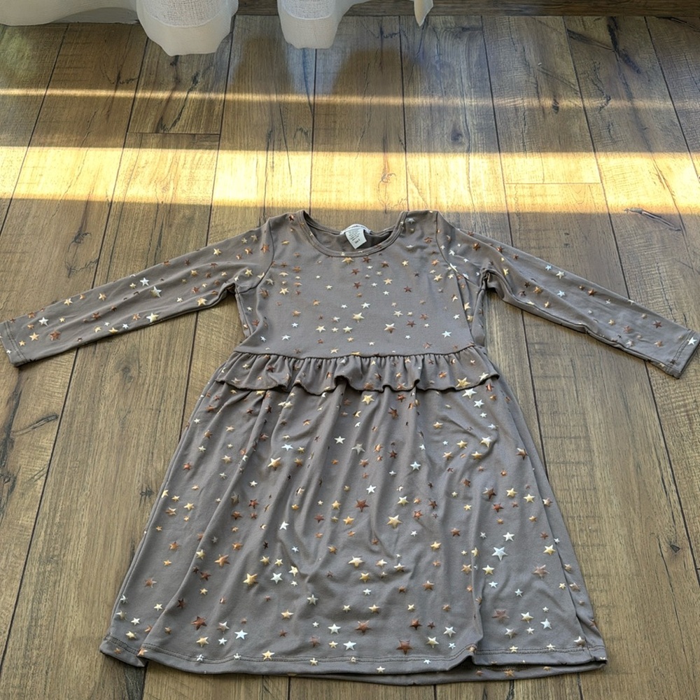 amazing so cute kids 3/4 sleeve light brown dress with ruffle and metallic stars